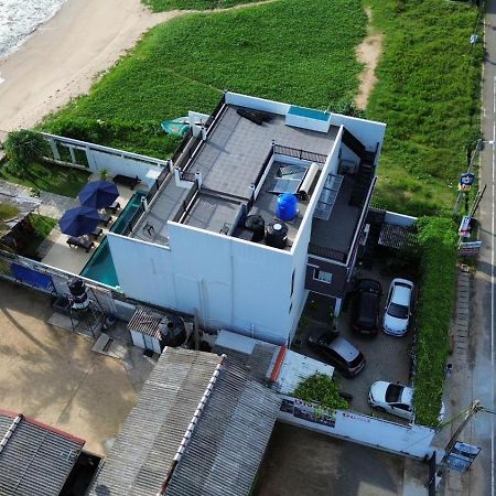 White Sand Villa - Beach Front Hikkaduwa Ngoại thất bức ảnh