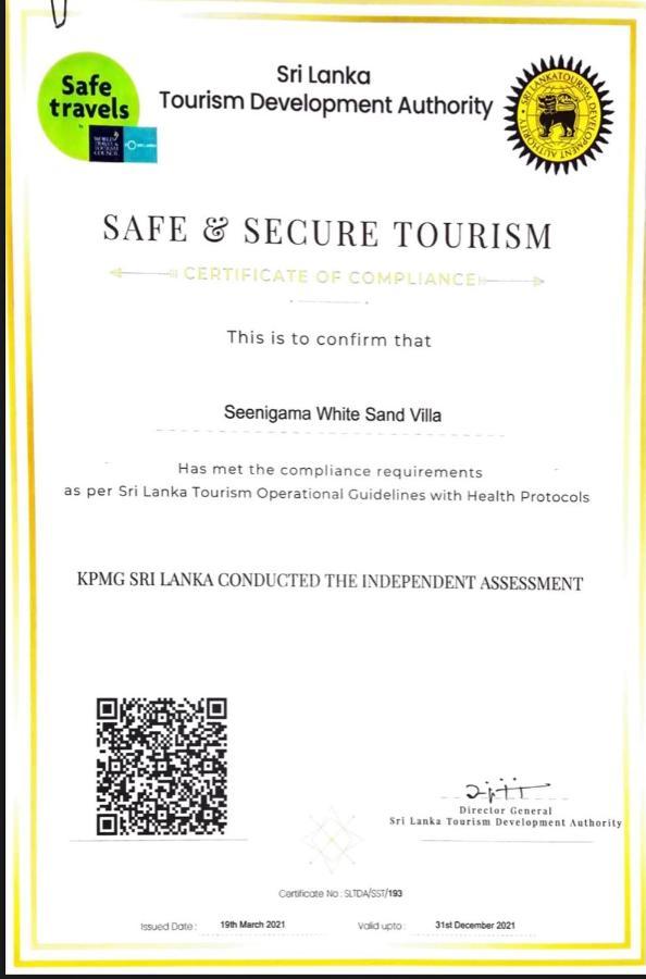 White Sand Villa - Beach Front Hikkaduwa Ngoại thất bức ảnh