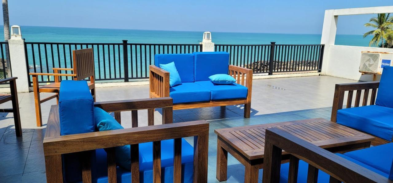 White Sand Villa - Beach Front Hikkaduwa Ngoại thất bức ảnh