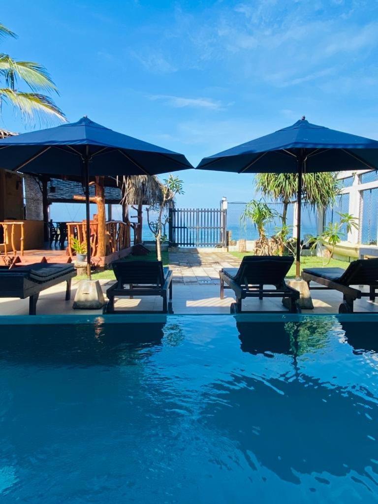 White Sand Villa - Beach Front Hikkaduwa Ngoại thất bức ảnh