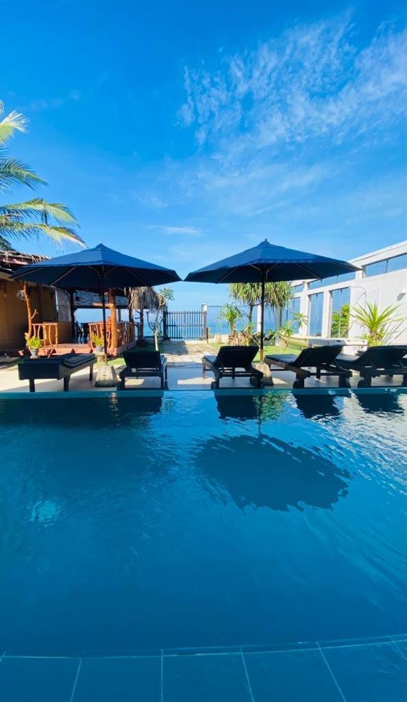 White Sand Villa - Beach Front Hikkaduwa Ngoại thất bức ảnh