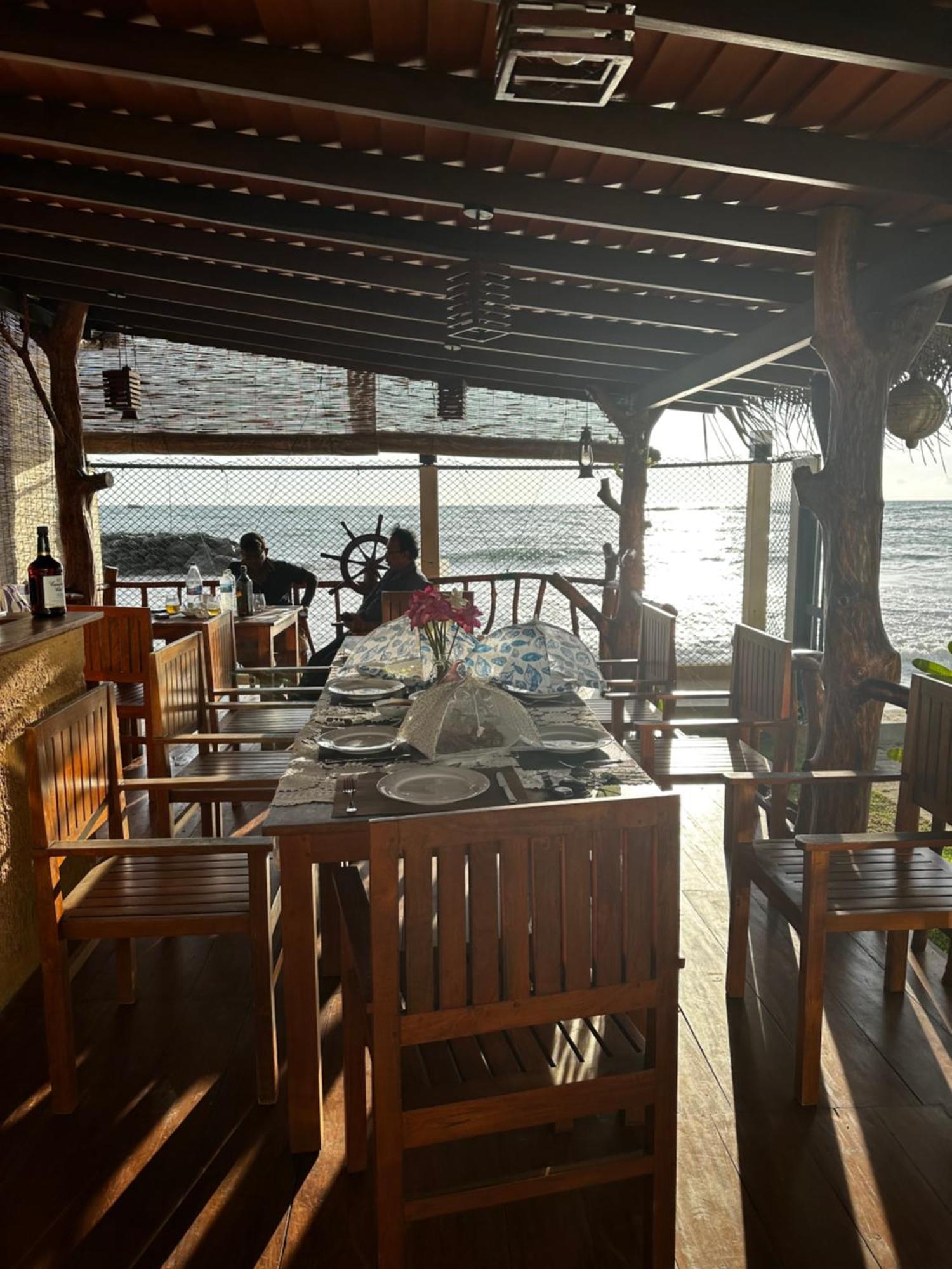 White Sand Villa - Beach Front Hikkaduwa Ngoại thất bức ảnh