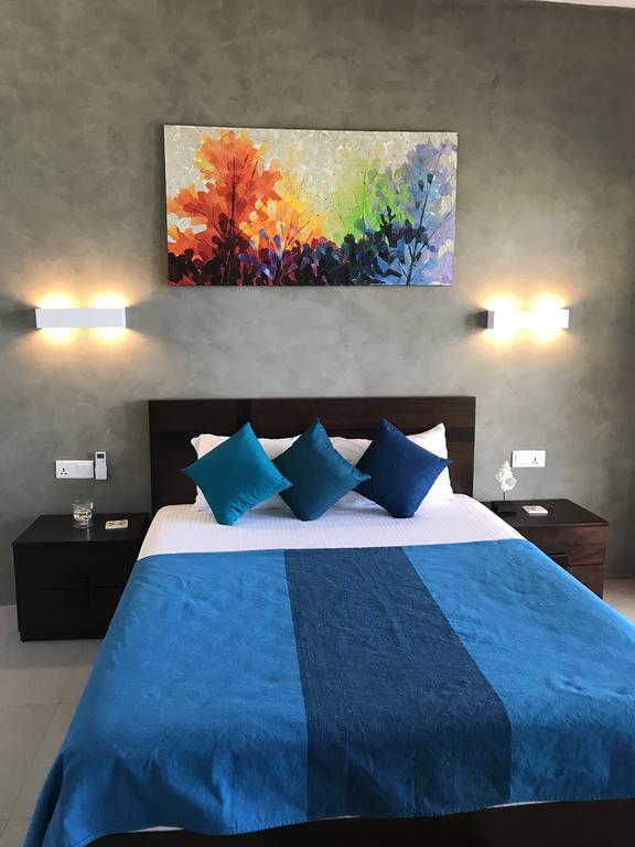 White Sand Villa - Beach Front Hikkaduwa Ngoại thất bức ảnh
