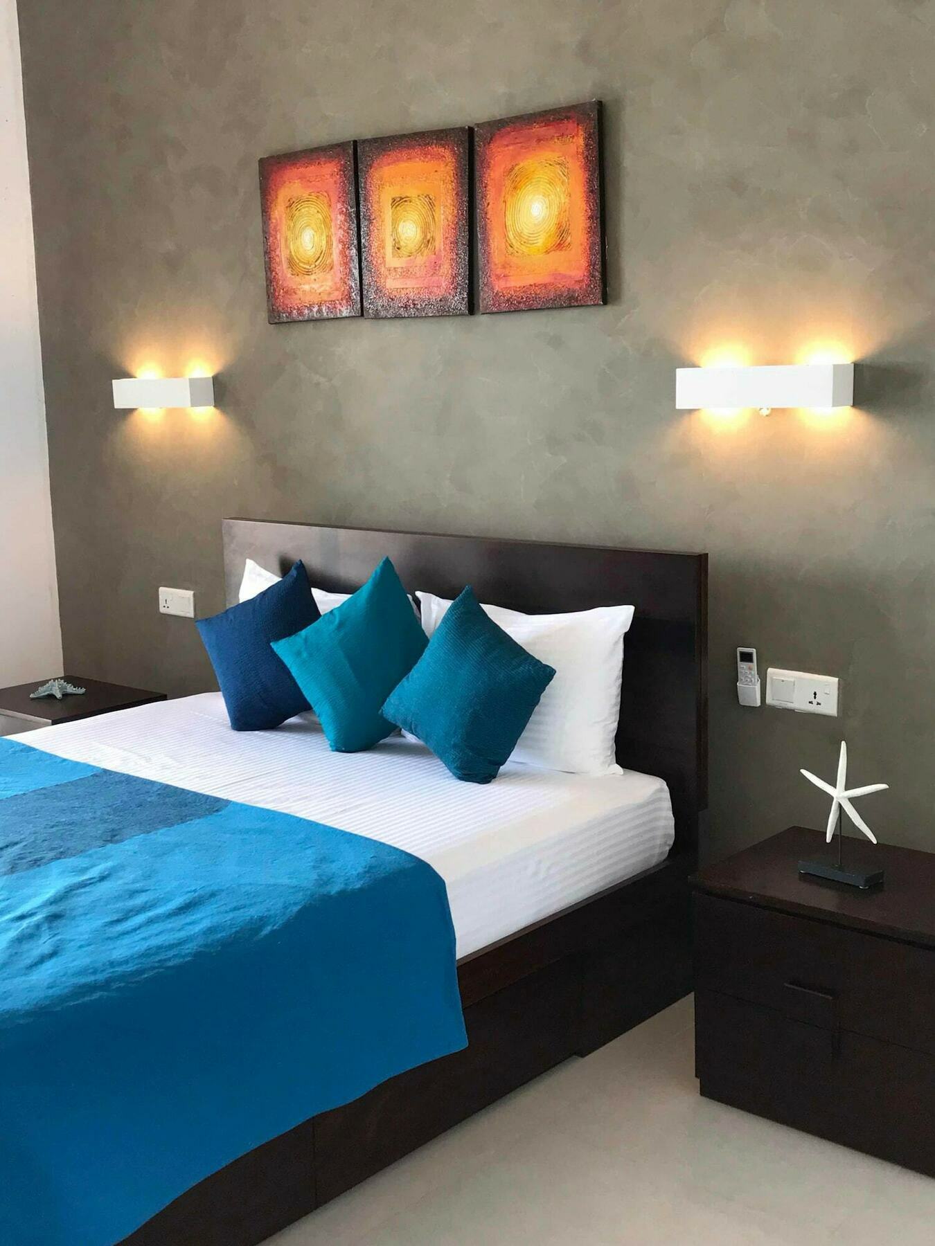 White Sand Villa - Beach Front Hikkaduwa Ngoại thất bức ảnh