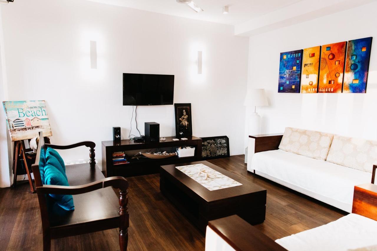 White Sand Villa - Beach Front Hikkaduwa Ngoại thất bức ảnh