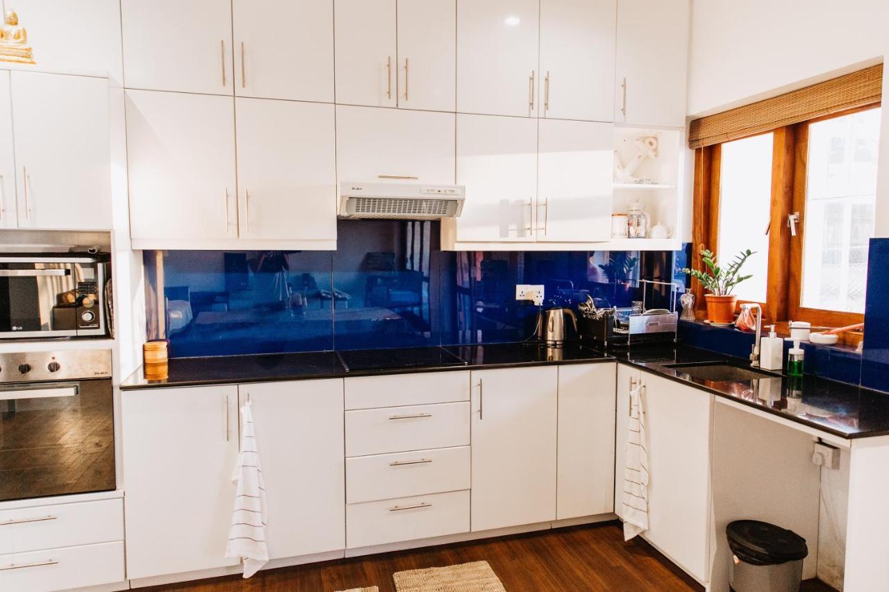 White Sand Villa - Beach Front Hikkaduwa Ngoại thất bức ảnh