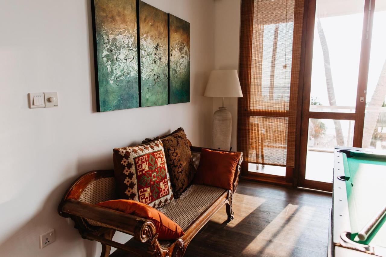 White Sand Villa - Beach Front Hikkaduwa Ngoại thất bức ảnh