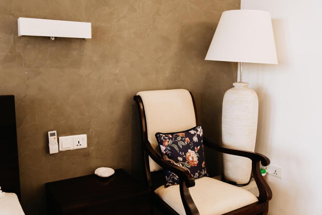 White Sand Villa - Beach Front Hikkaduwa Ngoại thất bức ảnh