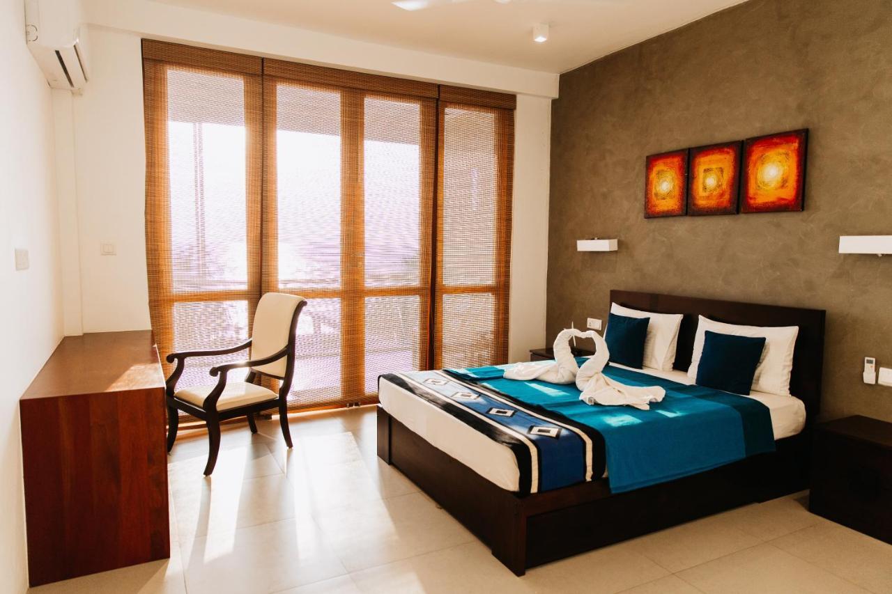 White Sand Villa - Beach Front Hikkaduwa Ngoại thất bức ảnh